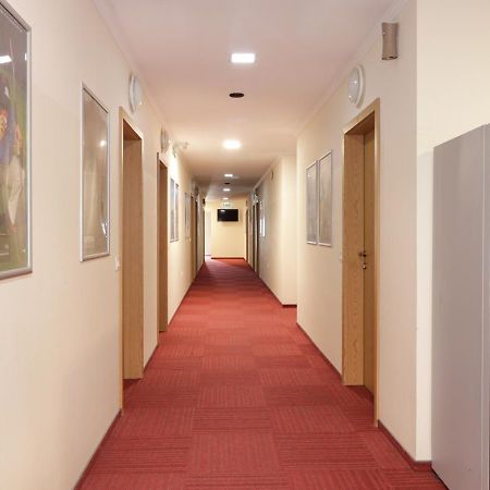 Beg Rooms ماريبور المظهر الخارجي الصورة