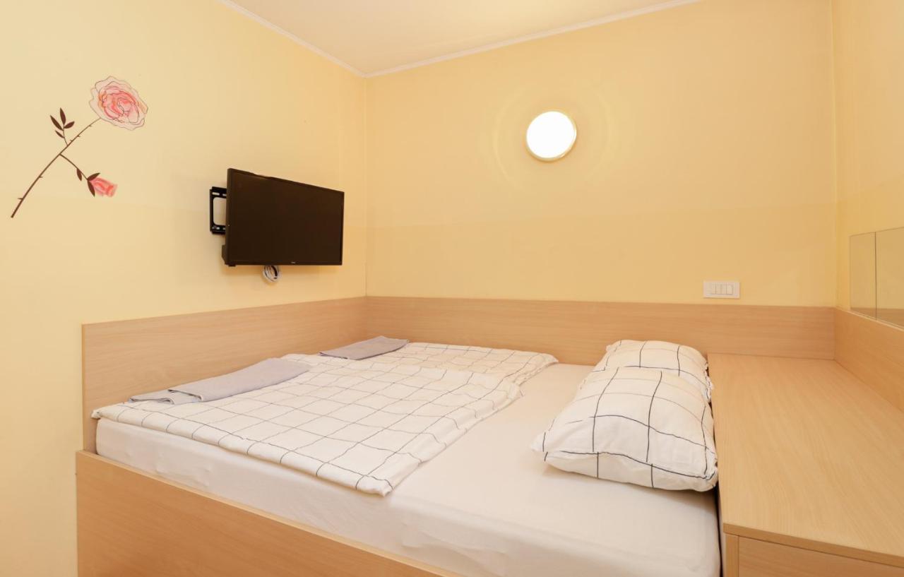 Beg Rooms ماريبور المظهر الخارجي الصورة