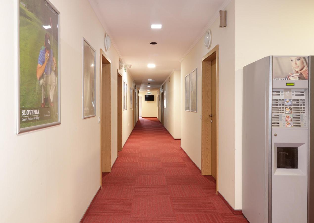 Beg Rooms ماريبور المظهر الخارجي الصورة