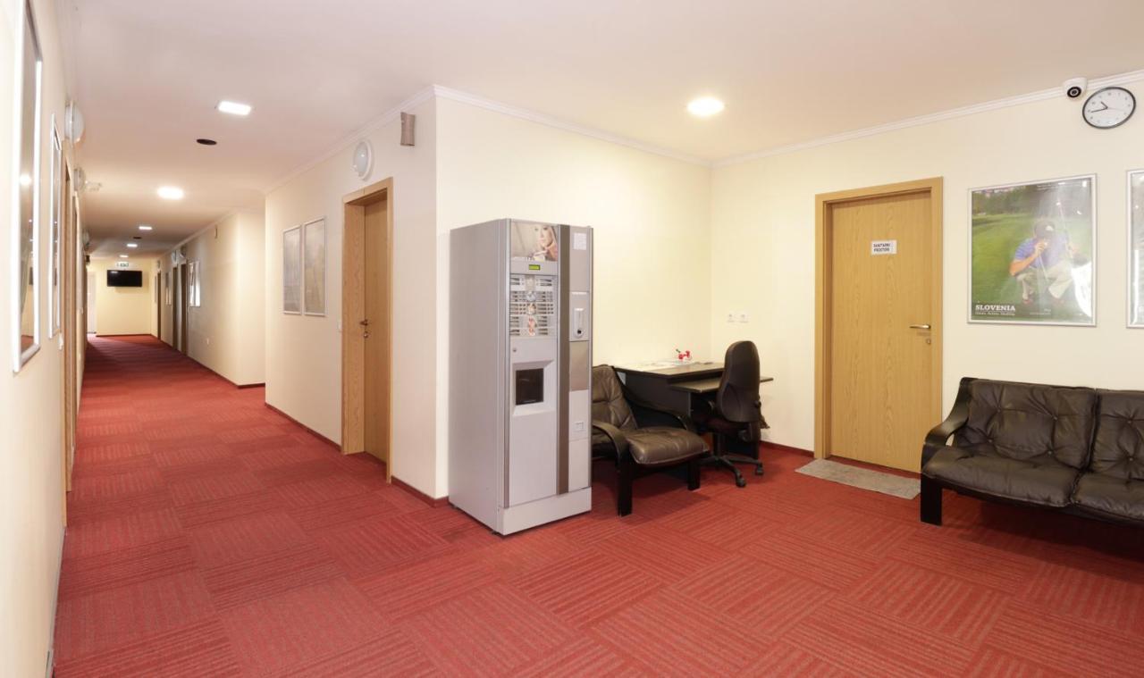 Beg Rooms ماريبور المظهر الخارجي الصورة