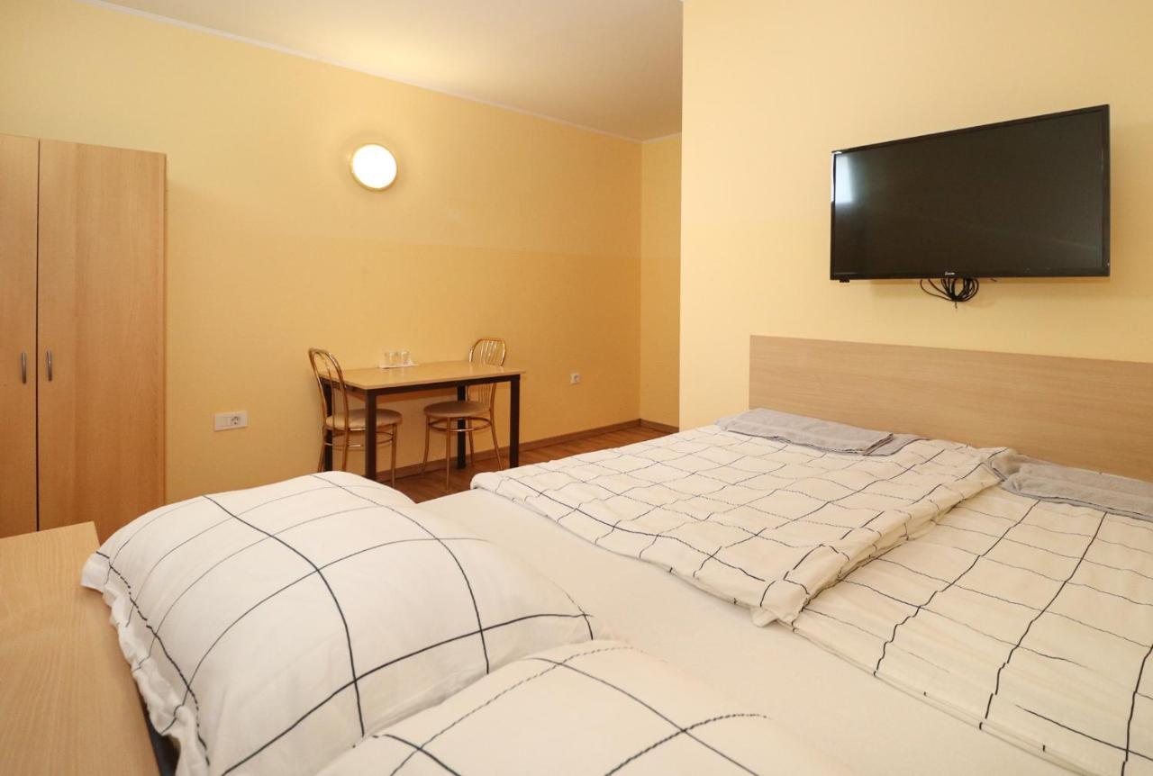 Beg Rooms ماريبور المظهر الخارجي الصورة