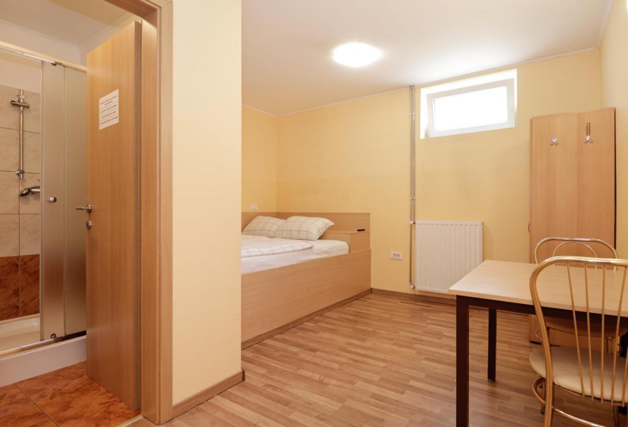 Beg Rooms ماريبور المظهر الخارجي الصورة
